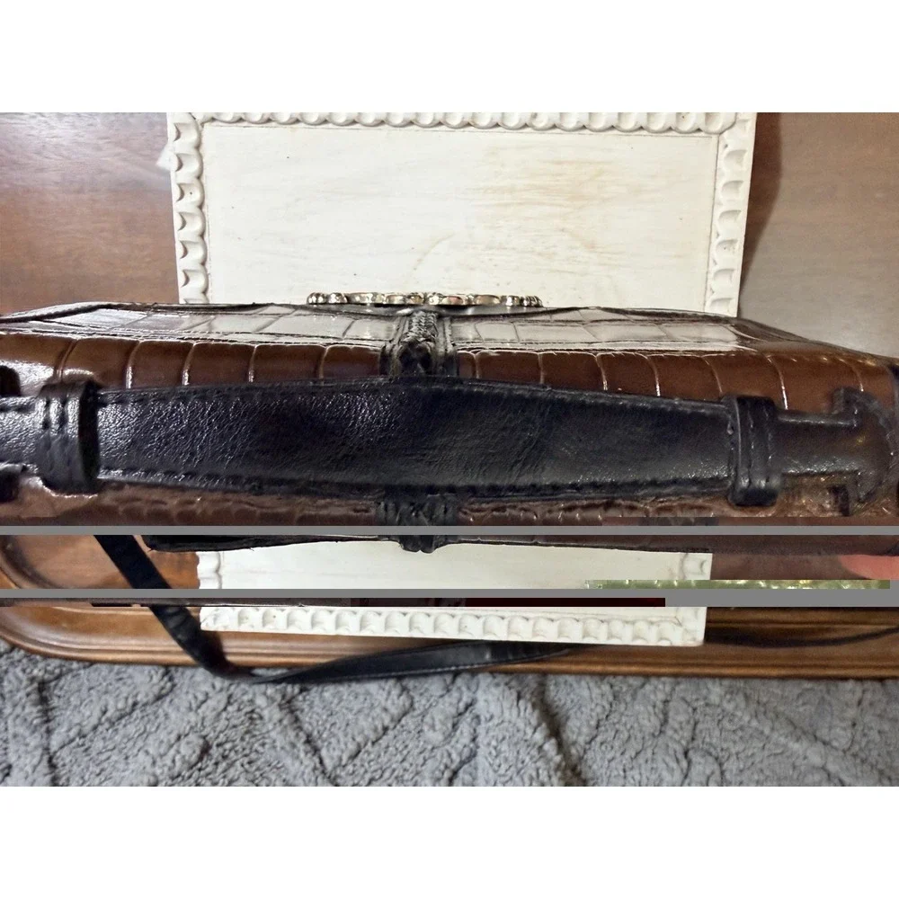 N/A women shoulder